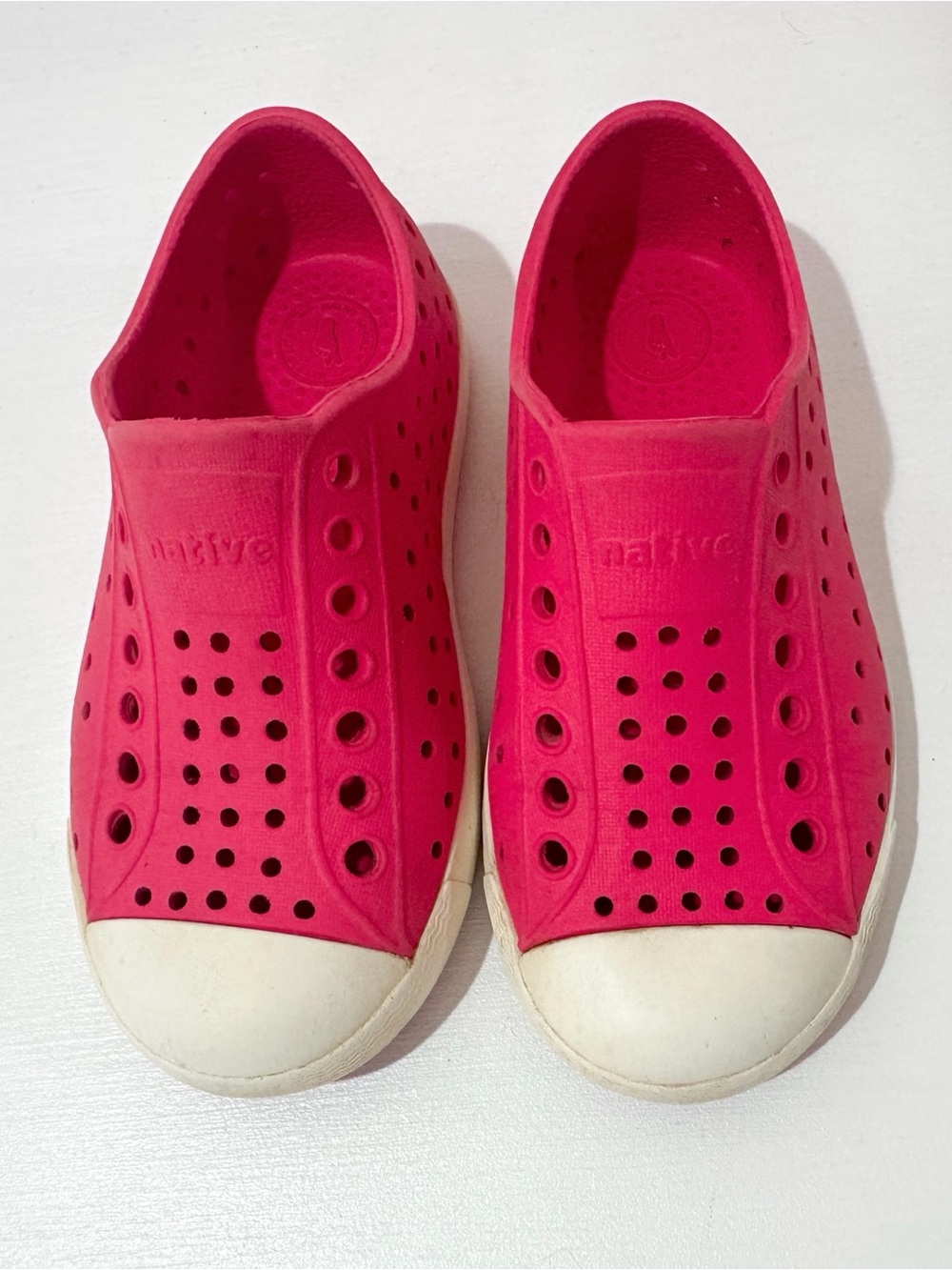 Native Jefferson sneaker toddler girl size 9 dark pink